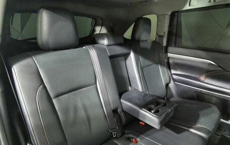 Toyota Highlander III, 2019 год, 3 045 000 рублей, 16 фотография