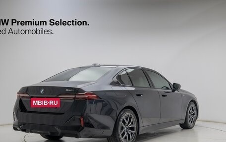 BMW 5 серия, 2025 год, 6 300 000 рублей, 2 фотография