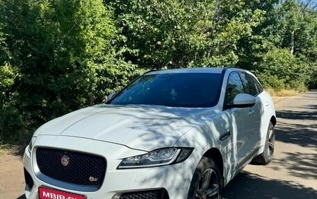 Jaguar F-Pace, 2016 год, 3 200 000 рублей, 1 фотография