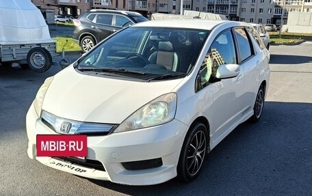 Honda Fit Shuttle I рестайлинг, 2011 год, 750 000 рублей, 2 фотография