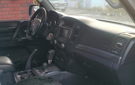 Mitsubishi Pajero IV, 2011 год, 1 800 000 рублей, 7 фотография