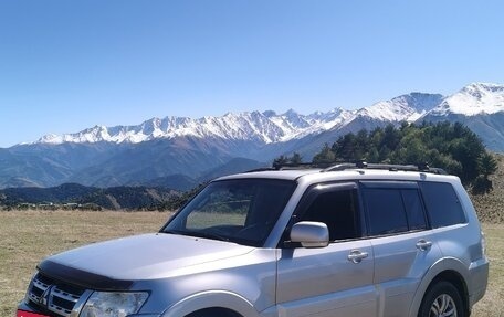 Mitsubishi Pajero IV, 2011 год, 1 800 000 рублей, 3 фотография