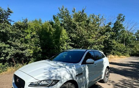Jaguar F-Pace, 2016 год, 3 200 000 рублей, 7 фотография