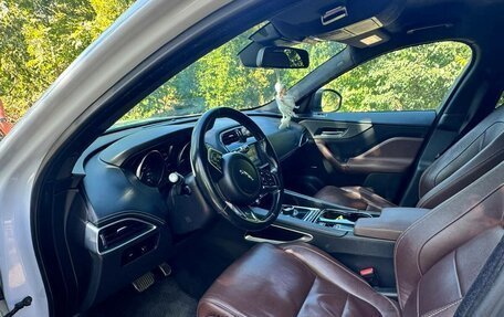 Jaguar F-Pace, 2016 год, 3 200 000 рублей, 8 фотография