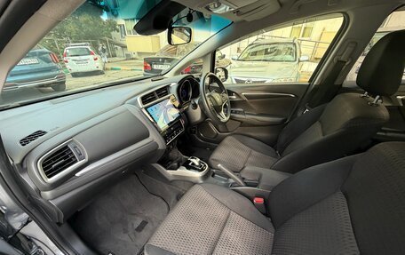 Honda Fit III, 2017 год, 1 300 000 рублей, 12 фотография