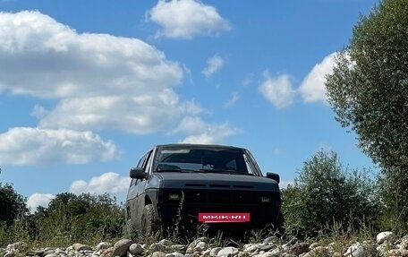 Nissan Terrano II рестайлинг, 1988 год, 360 000 рублей, 11 фотография