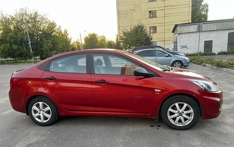 Hyundai Solaris II рестайлинг, 2012 год, 1 100 000 рублей, 2 фотография