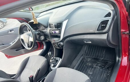Hyundai Solaris II рестайлинг, 2012 год, 1 100 000 рублей, 8 фотография