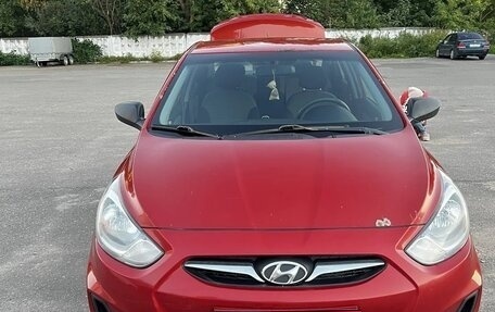 Hyundai Solaris II рестайлинг, 2012 год, 1 100 000 рублей, 18 фотография