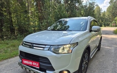 Mitsubishi Outlander III рестайлинг 3, 2014 год, 1 760 000 рублей, 1 фотография