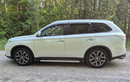 Mitsubishi Outlander III рестайлинг 3, 2014 год, 1 760 000 рублей, 5 фотография
