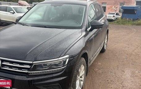 Volkswagen Tiguan II, 2017 год, 2 200 000 рублей, 2 фотография
