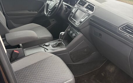 Volkswagen Tiguan II, 2017 год, 2 200 000 рублей, 8 фотография