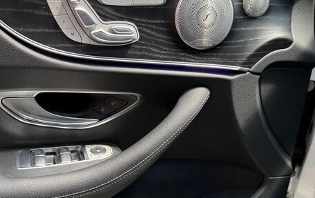 Mercedes-Benz E-Класс, 2022 год, 6 900 000 рублей, 25 фотография