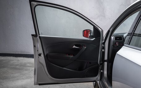 Volkswagen Polo VI (EU Market), 2012 год, 875 000 рублей, 24 фотография