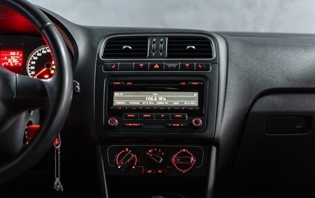 Volkswagen Polo VI (EU Market), 2012 год, 875 000 рублей, 29 фотография