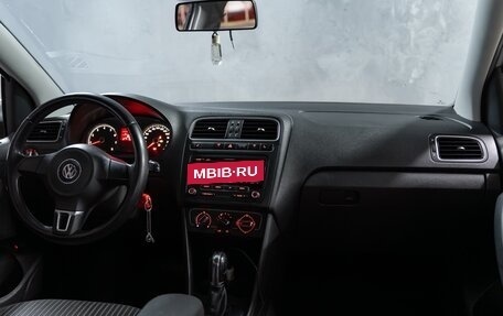 Volkswagen Polo VI (EU Market), 2012 год, 875 000 рублей, 28 фотография