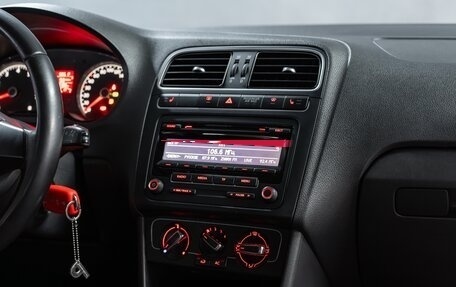 Volkswagen Polo VI (EU Market), 2012 год, 875 000 рублей, 27 фотография