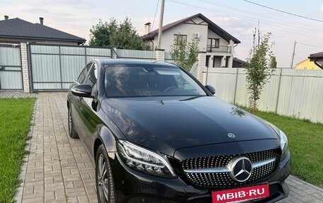 Mercedes-Benz C-Класс, 2019 год, 2 100 000 рублей, 1 фотография