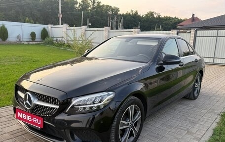 Mercedes-Benz C-Класс, 2019 год, 2 100 000 рублей, 5 фотография