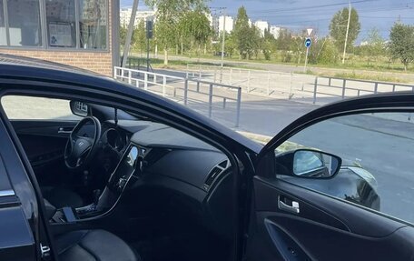 Hyundai Sonata VI, 2010 год, 940 000 рублей, 3 фотография