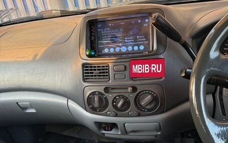 Toyota Raum I, 1998 год, 400 000 рублей, 2 фотография