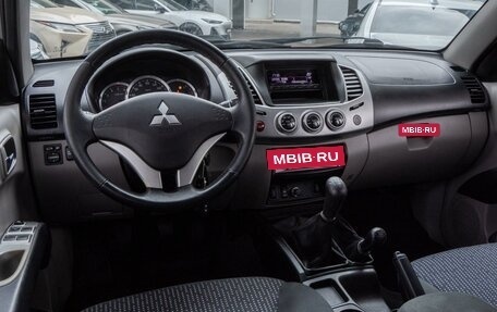 Mitsubishi L200 IV рестайлинг, 2013 год, 1 580 000 рублей, 6 фотография