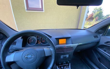 Opel Astra H, 2005 год, 330 000 рублей, 1 фотография