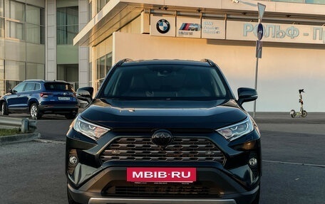 Toyota RAV4, 2020 год, 3 747 000 рублей, 2 фотография