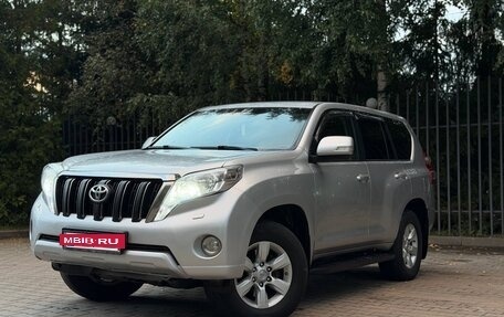 Toyota Land Cruiser Prado 150 рестайлинг 2, 2014 год, 3 300 000 рублей, 2 фотография