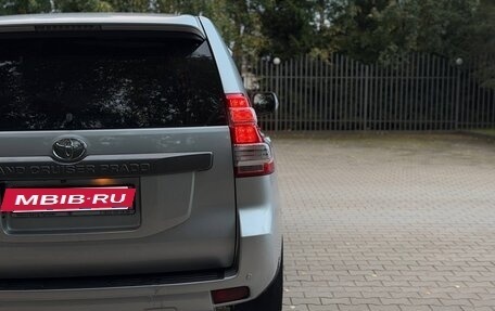 Toyota Land Cruiser Prado 150 рестайлинг 2, 2014 год, 3 300 000 рублей, 8 фотография