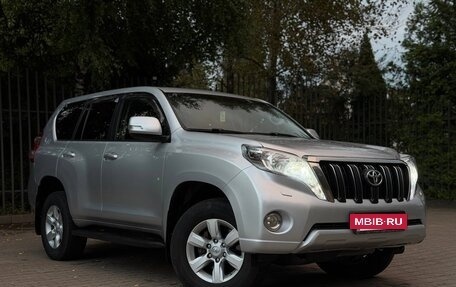 Toyota Land Cruiser Prado 150 рестайлинг 2, 2014 год, 3 300 000 рублей, 3 фотография