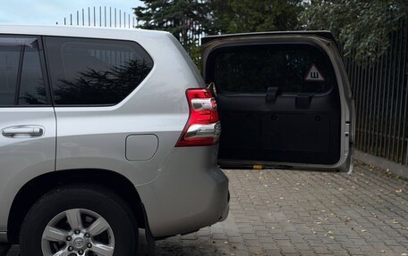 Toyota Land Cruiser Prado 150 рестайлинг 2, 2014 год, 3 300 000 рублей, 11 фотография