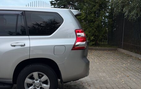 Toyota Land Cruiser Prado 150 рестайлинг 2, 2014 год, 3 300 000 рублей, 12 фотография