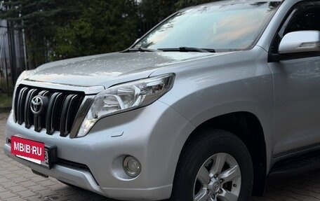 Toyota Land Cruiser Prado 150 рестайлинг 2, 2014 год, 3 300 000 рублей, 13 фотография