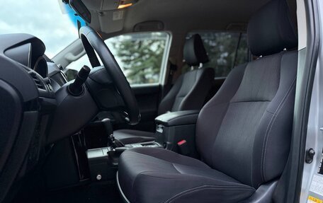 Toyota Land Cruiser Prado 150 рестайлинг 2, 2014 год, 3 300 000 рублей, 25 фотография