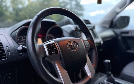Toyota Land Cruiser Prado 150 рестайлинг 2, 2014 год, 3 300 000 рублей, 24 фотография