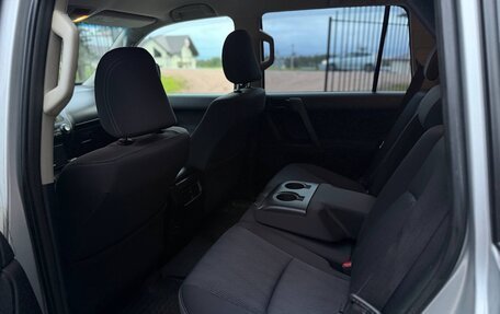 Toyota Land Cruiser Prado 150 рестайлинг 2, 2014 год, 3 300 000 рублей, 28 фотография