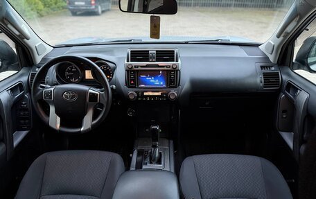 Toyota Land Cruiser Prado 150 рестайлинг 2, 2014 год, 3 300 000 рублей, 33 фотография
