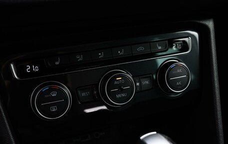 Volkswagen Tiguan II, 2020 год, 4 299 000 рублей, 19 фотография