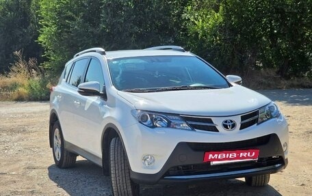 Toyota RAV4, 2015 год, 1 980 000 рублей, 8 фотография