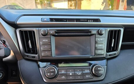 Toyota RAV4, 2015 год, 1 980 000 рублей, 16 фотография