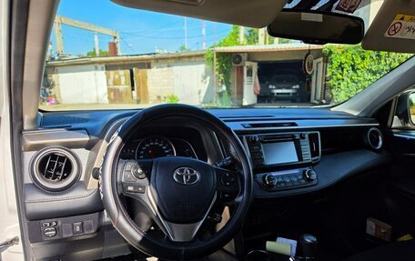 Toyota RAV4, 2015 год, 1 980 000 рублей, 11 фотография