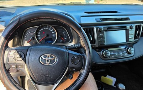 Toyota RAV4, 2015 год, 1 980 000 рублей, 14 фотография