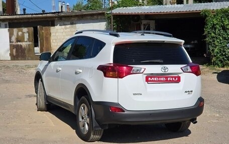 Toyota RAV4, 2015 год, 1 980 000 рублей, 7 фотография