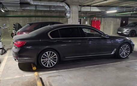 BMW 7 серия, 2015 год, 4 200 000 рублей, 2 фотография