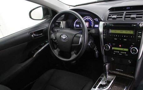 Toyota Camry, 2014 год, 2 100 000 рублей, 13 фотография