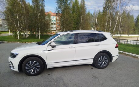 Volkswagen Tiguan II, 2020 год, 2 750 000 рублей, 4 фотография