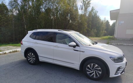 Volkswagen Tiguan II, 2020 год, 2 750 000 рублей, 2 фотография