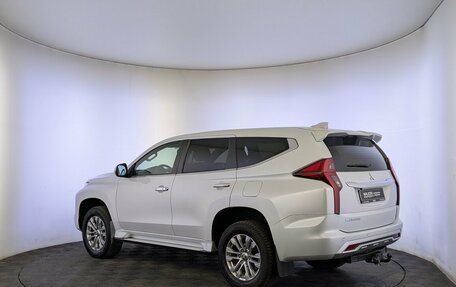 Mitsubishi Pajero Sport III рестайлинг, 2020 год, 3 700 000 рублей, 7 фотография